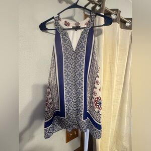MmMmMm Women's size LARGE Blue & White Patterned Halter Top vacation lightweight